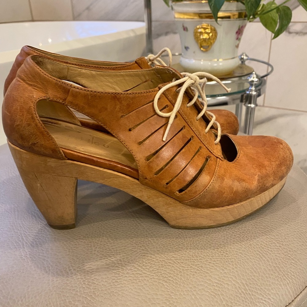 Anthropologie COCLICO Tan Lace Up Clogs 37 - Picture 7 of 9